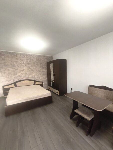 Piata Sudului, Berceni, studio, 380 EUR.